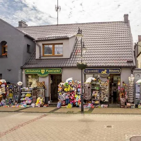 U Ewy! Goscinne Z Darmowym Parkingiem! Duze Ogrodzone Podworko! Centrum Ustki! Blisko Plazy! ホームステイ ウストカ