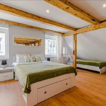 ホームステイ U Ewy! Goscinne Z Darmowym Parkingiem! Duze Ogrodzone Podworko! Centrum Ustki! Blisko Plazy! *