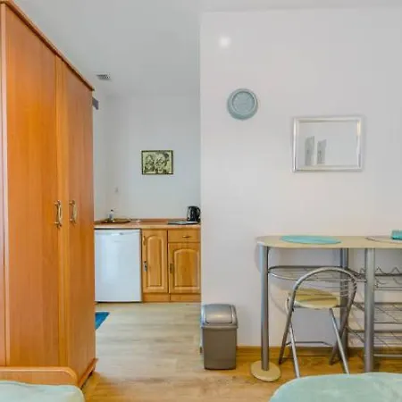 ホームステイ U Ewy! Goscinne Z Darmowym Parkingiem! Duze Ogrodzone Podworko! Centrum Ustki! Blisko Plazy! *