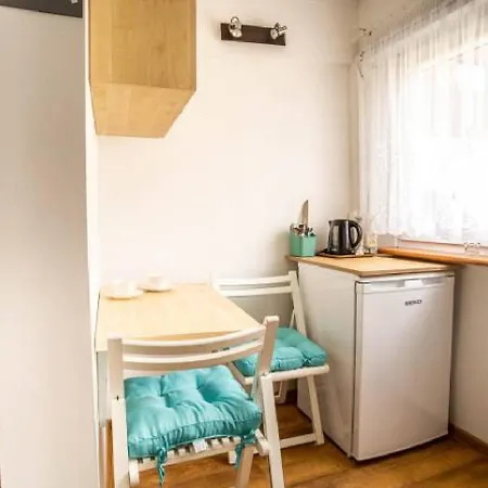 U Ewy! Goscinne Z Darmowym Parkingiem! Duze Ogrodzone Podworko! Centrum Ustki! Blisko Plazy! * ウストカ