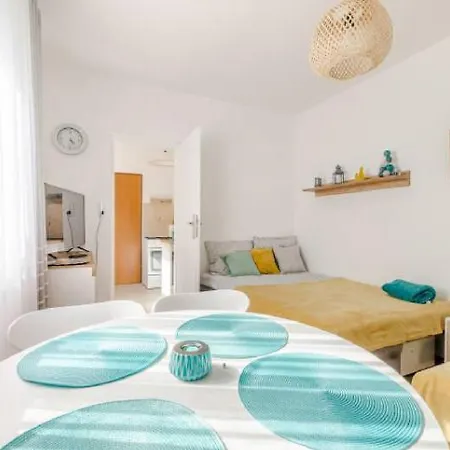 U Ewy! Goscinne Z Darmowym Parkingiem! Duze Ogrodzone Podworko! Centrum Ustki! Blisko Plazy! *