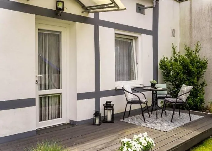 U Ewy! Goscinne Z Darmowym Parkingiem! Duze Ogrodzone Podworko! Centrum Ustki! Blisko Plazy! Устка