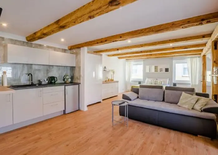 U Ewy! Goscinne Z Darmowym Parkingiem! Duze Ogrodzone Podworko! Centrum Ustki! Blisko Plazy! Проживание в семье Устка