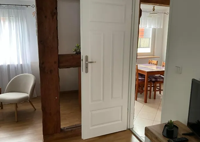 U Ewy! Goscinne Z Darmowym Parkingiem! Duze Ogrodzone Podworko! Centrum Ustki! Blisko Plazy! Устка