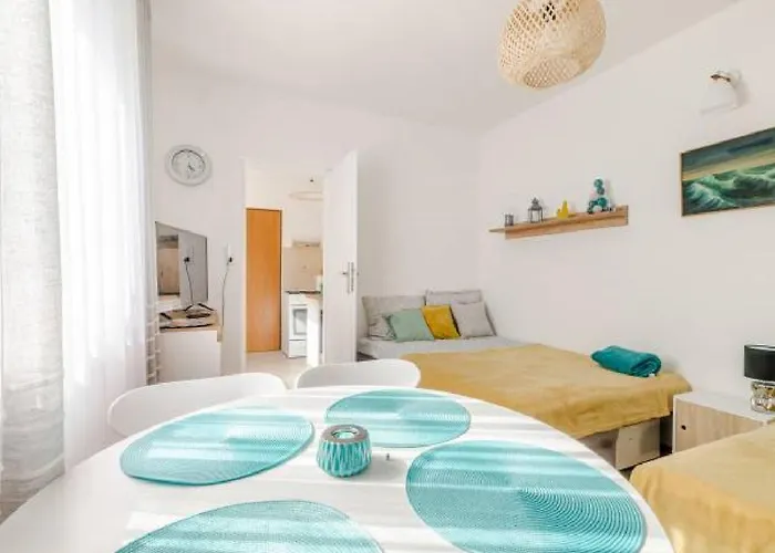 U Ewy! Goscinne Z Darmowym Parkingiem! Duze Ogrodzone Podworko! Centrum Ustki! Blisko Plazy! *